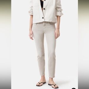 Closed Women's Cropped Jeans in Light Taupe